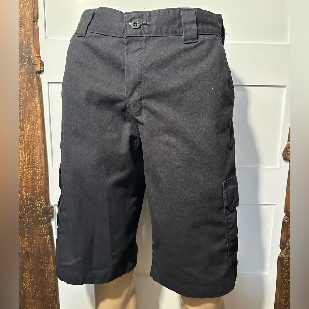 Dickies Relaxed Fit Shorts Men's Size 32 Khaki Work Casual NWOT 12 Inseam